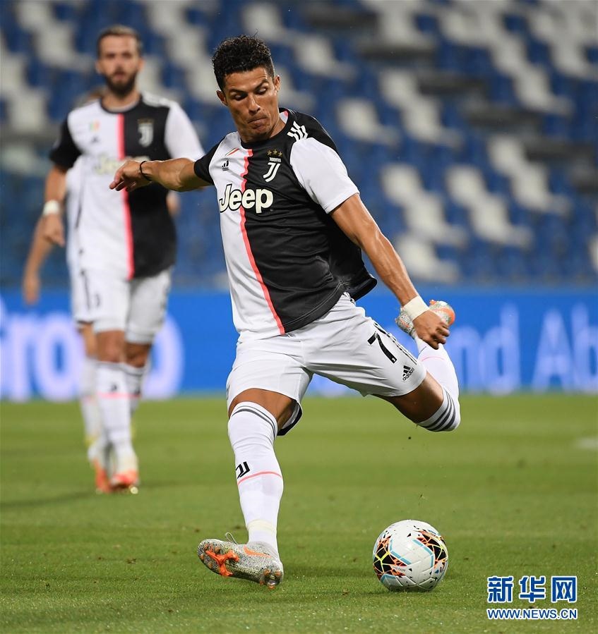 (體育)(10)足球——意甲:尤文圖斯戰(zhàn)平薩索洛