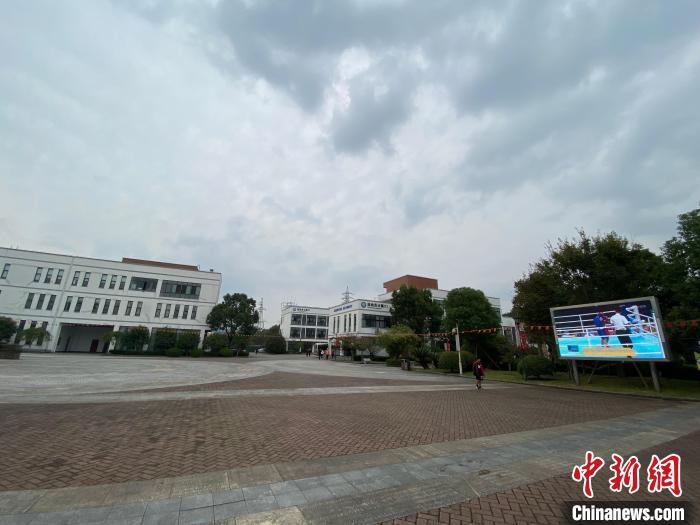 寧波市第二少年兒童業(yè)余體育學(xué)校?！×植?攝