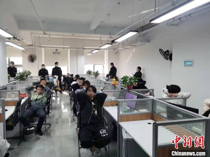 抓捕現(xiàn)場(chǎng)?！￠L(zhǎng)沙市公安局供圖