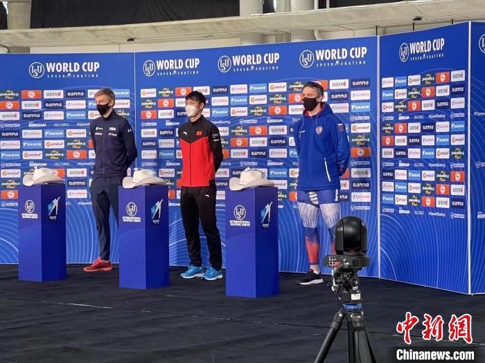 我國(guó)速滑在國(guó)際大賽上取得的第一個(gè)男子1000米金牌。　黑龍江省體育局提供