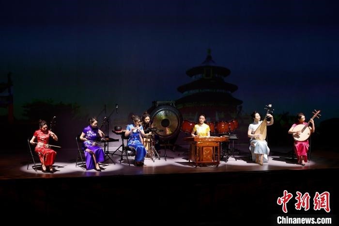 6日，“相約北京”奧林匹克文化節(jié)暨第22屆“相約北京”國際藝術(shù)節(jié)在京開幕?！?lt;a target='_blank' href='/'>中新社</a>記者 富田 攝