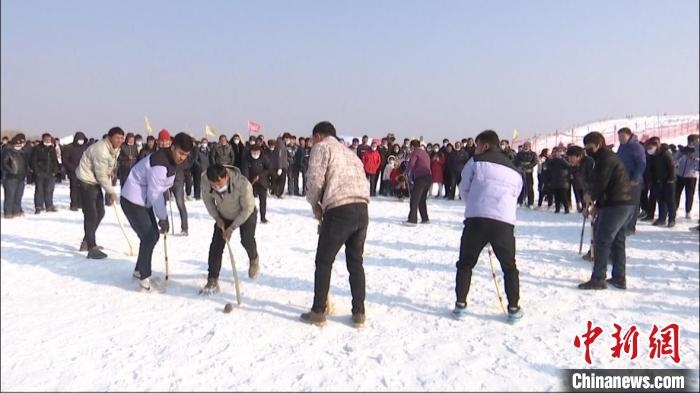 帕普孜球場，激烈角逐?！“统h融媒體中心供圖