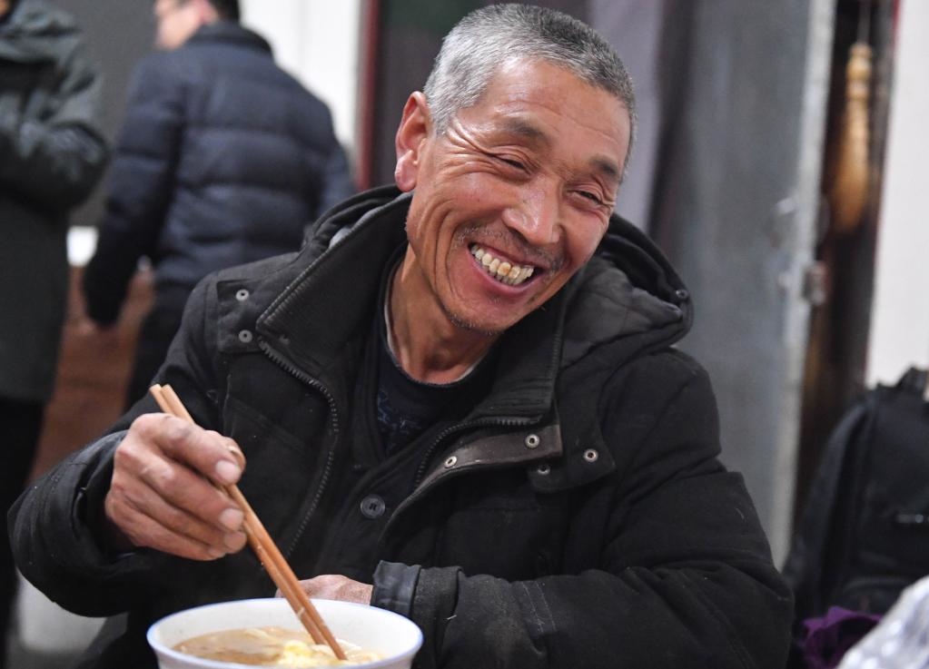 1月26日，山西省汾西縣段村村民蔡文明談起見到總書記的心情，激動又開心。新華社記者 柴婷 攝