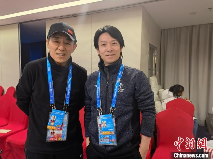 張文海與張藝謀的合影?！埼暮?供圖