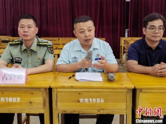 宣講員宣講。韋碩 攝