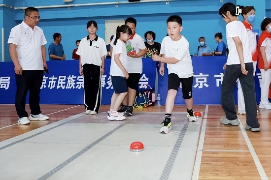 冰蹴球比賽場景。賽事主辦方供圖