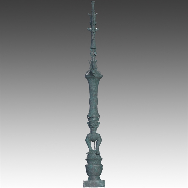 銅罍座倒立鳥(niǎo)足頂尊神像。四川省文物考古研究院供圖