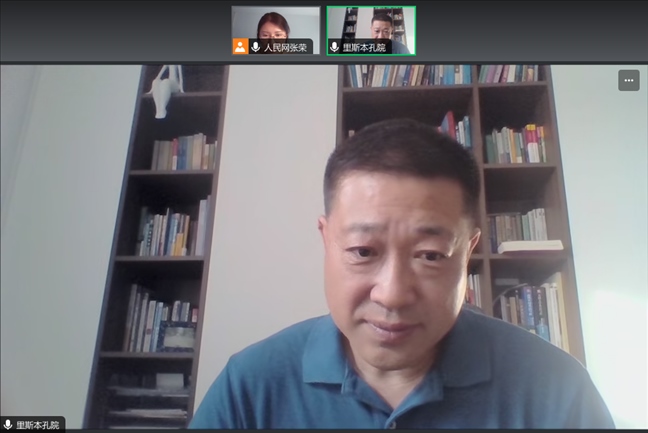 里斯本大學(xué)孔子學(xué)院中方院長(zhǎng)王錦程。 采訪截圖