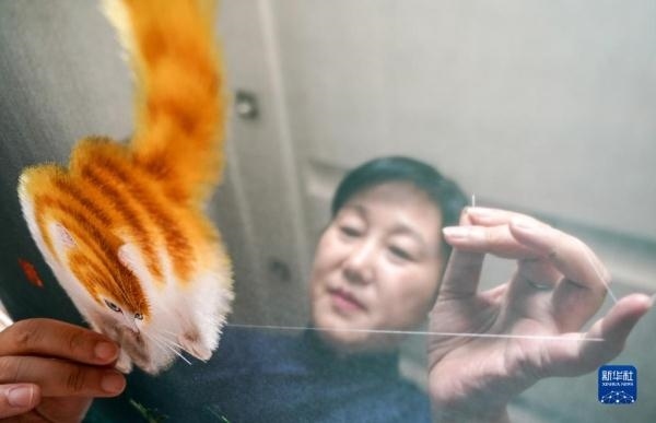 鏡觀中國(guó)丨雙面“繡”姑蘇