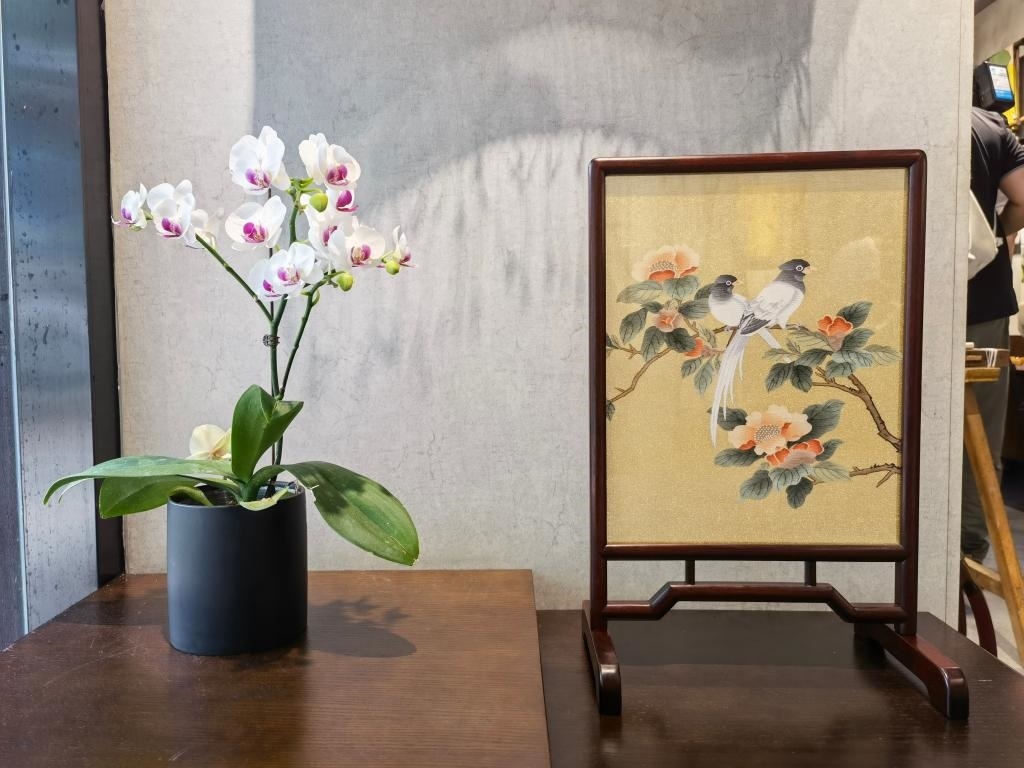 平江路上蘇繡工作室一角。新華社記者 楊依軍 攝