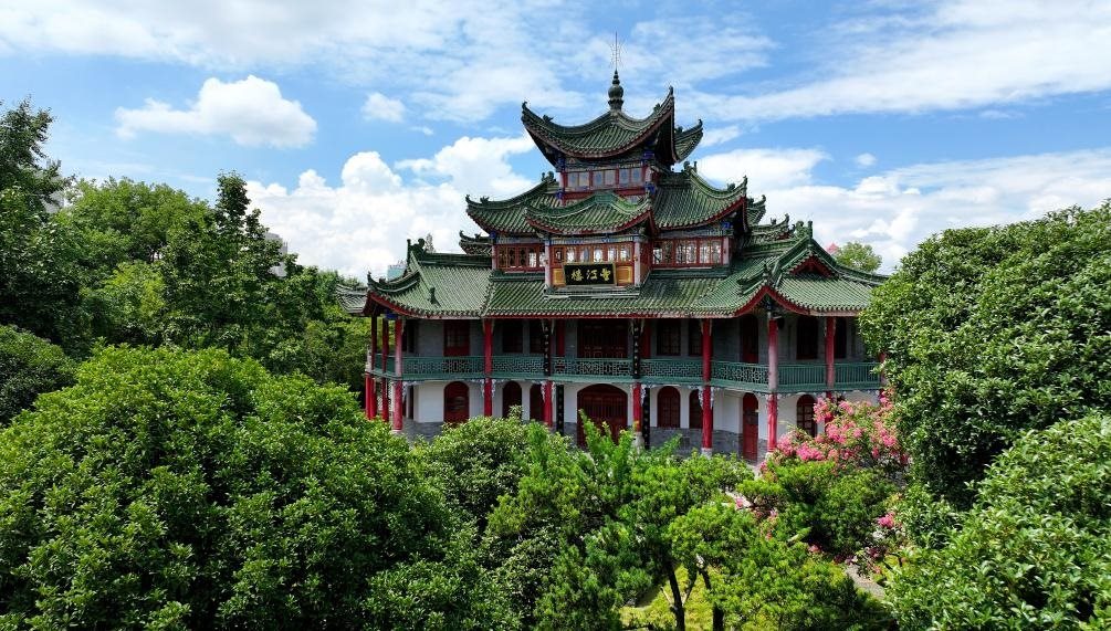 近日拍攝的陜西省漢中市博物館望江樓。新華社記者 劉瀟 攝