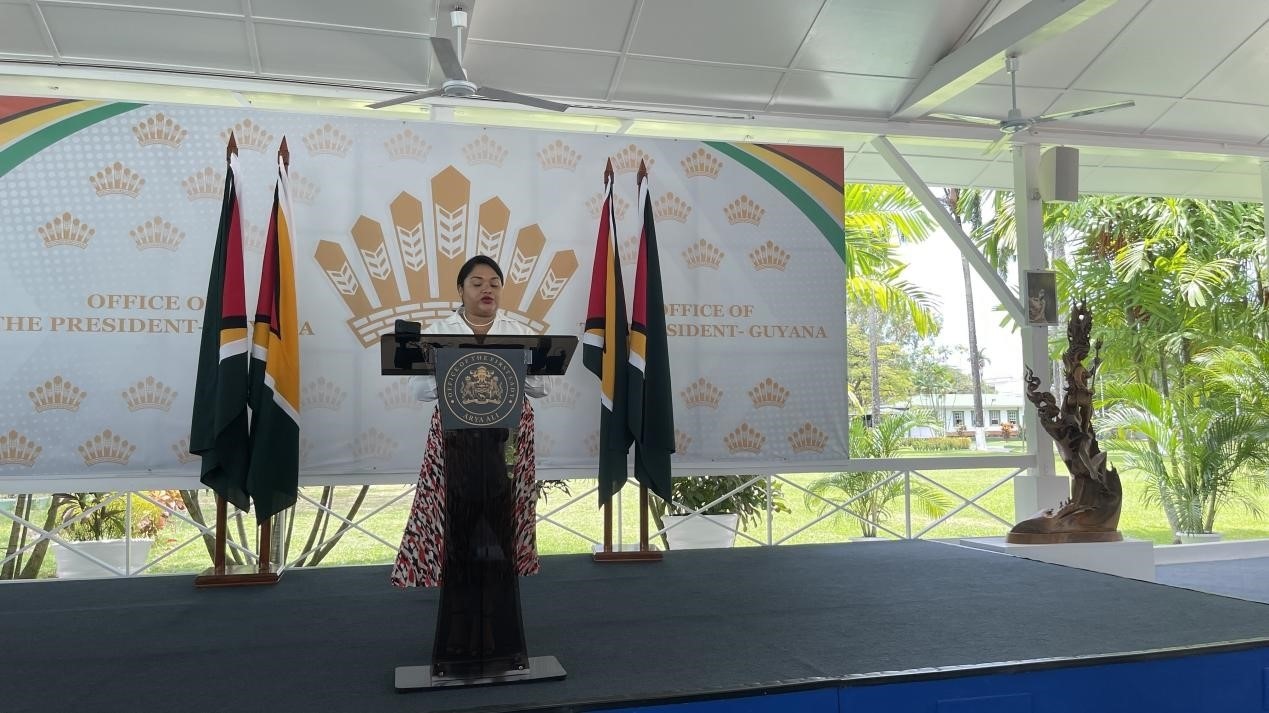 圭亞那第一夫人阿爾雅·阿里發(fā)表致辭。第18期援圭亞那醫(yī)療隊(duì)供圖
