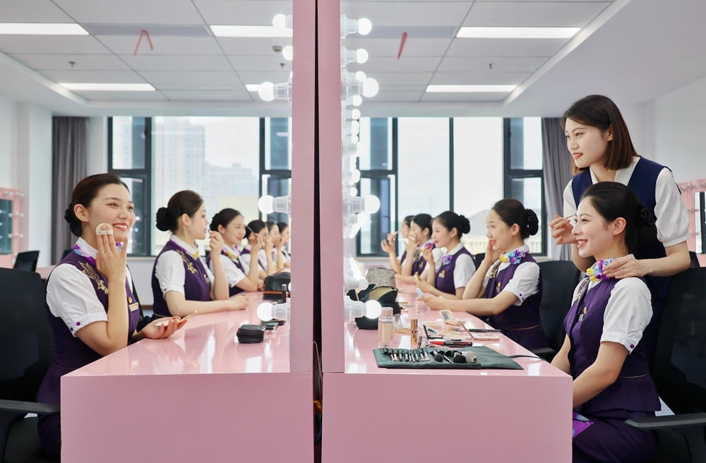 形象妝容塑造。