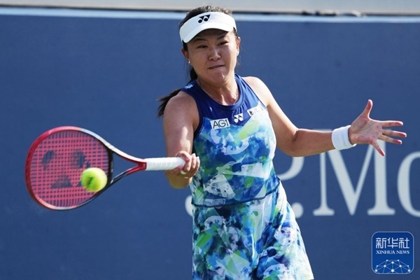 朱琳在比賽中回球。新華社記者 劉杰 攝