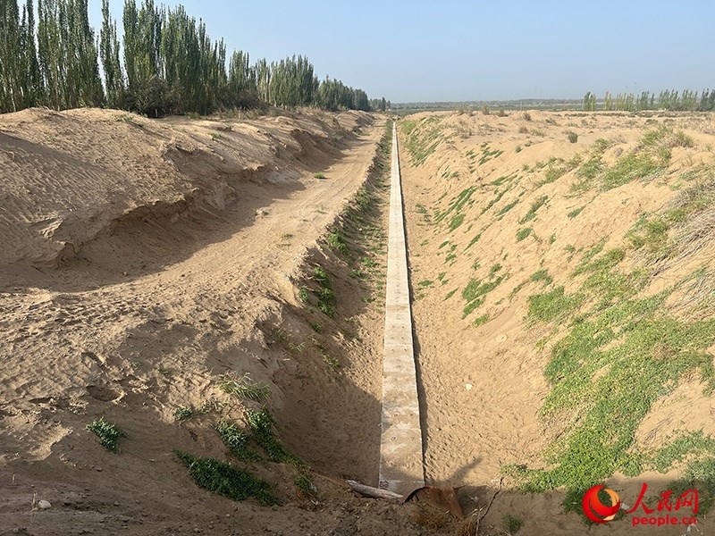 斗渠改造后，大大提高了輸水效率。人民網(wǎng)記者 常雪梅攝