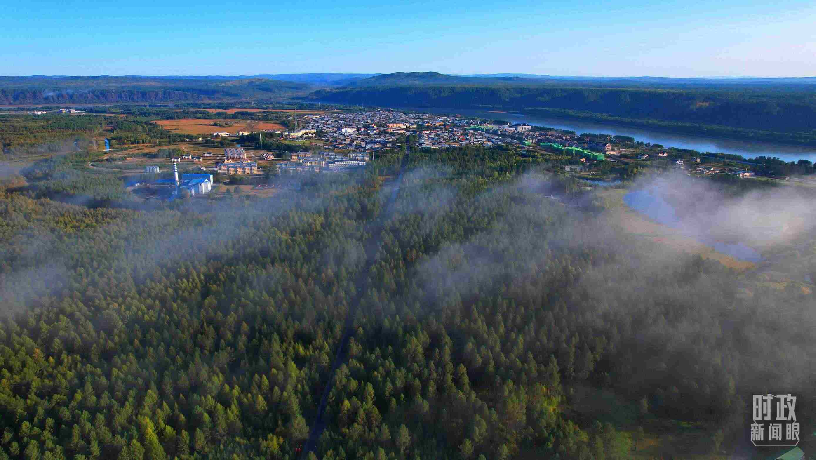 △薄霧籠罩的漠河林場。（總臺央視記者范凱拍攝）