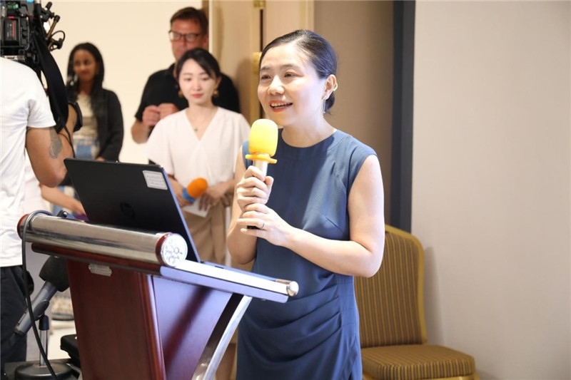 圖為吉布提孔子學(xué)院鄒燕舞院長為表彰儀式致辭。吉布提孔子學(xué)院供圖