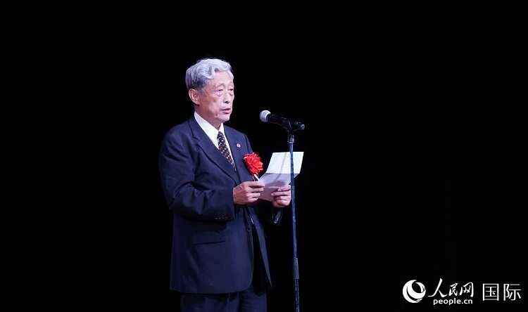 全華聯(lián)會長何德倫發(fā)表致辭。人民網(wǎng) 蔣曉辰攝