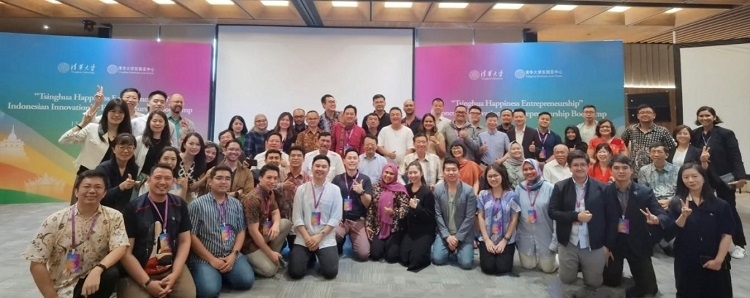 學(xué)員合影。清華大學(xué)東南亞中心供圖