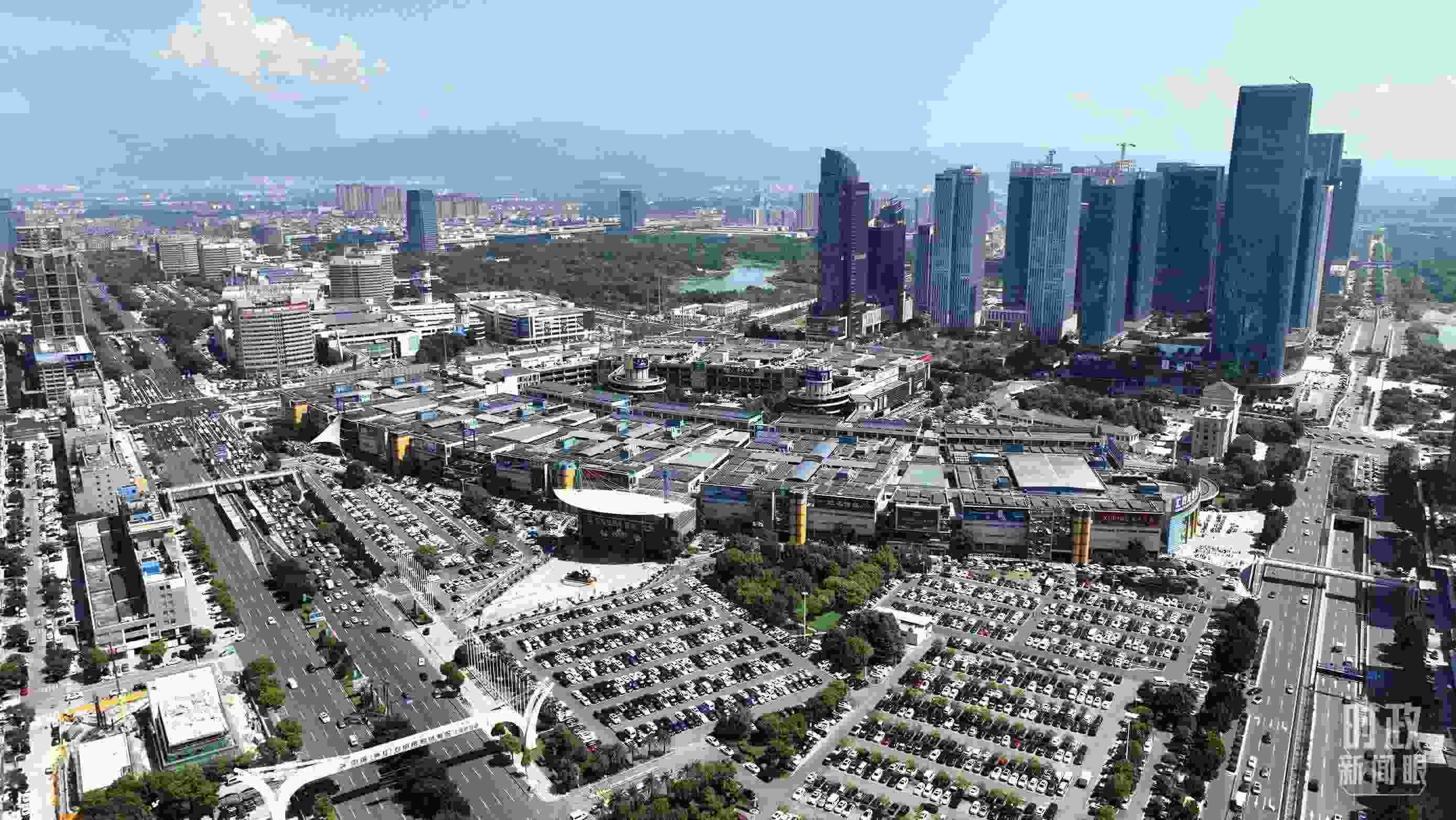 △義烏國際商貿(mào)城航拍。（總臺央視記者羅瀟拍攝）