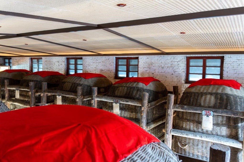 西鳳酒“酒?！辟A存庫(kù) 王哲攝