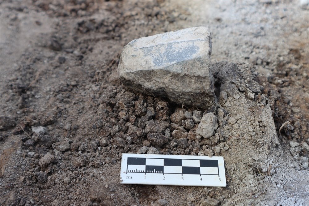 石葉石核出土場景。國家文物局供圖