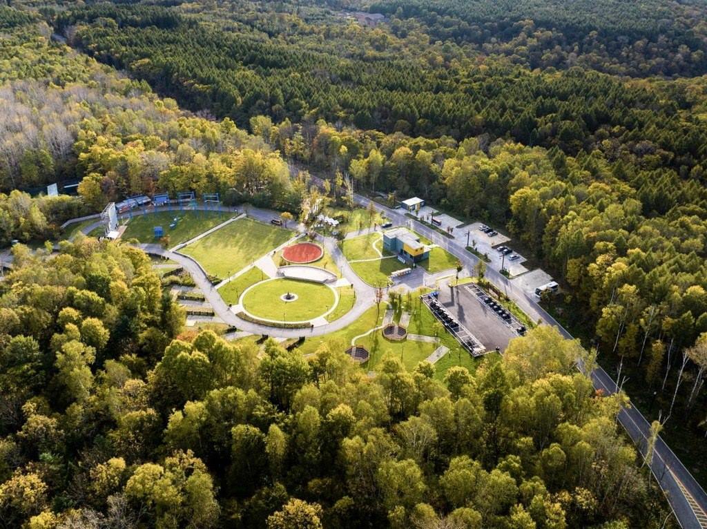 長白山華美勝地已實現(xiàn)“綠電”直供。嚴磊攝