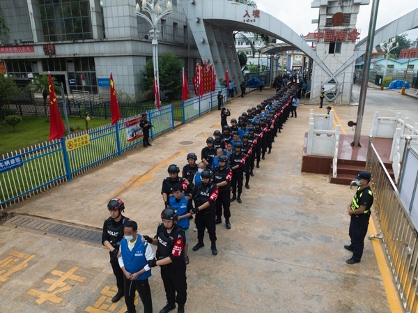 移交現(xiàn)場(chǎng)。公安部供圖