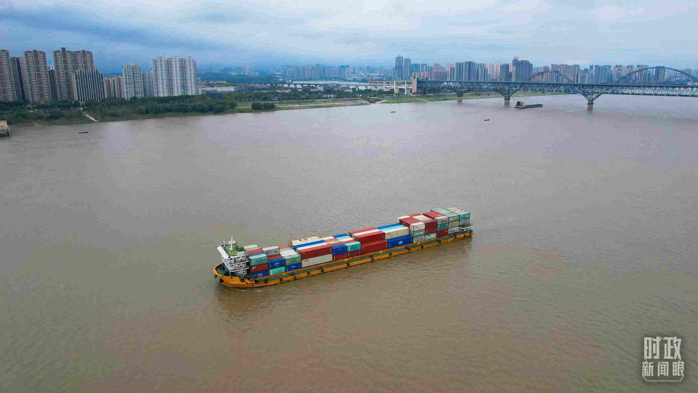 △長江九江段。（總臺(tái)央視記者范凱拍攝）