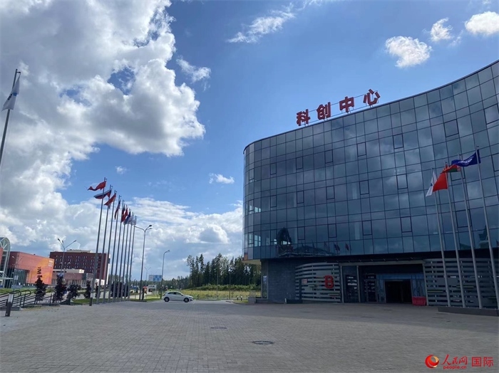 中白科技成果產(chǎn)業(yè)化創(chuàng)新中心大樓。人民網(wǎng)記者 王震攝