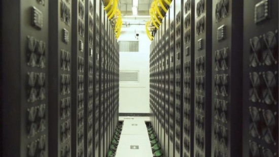 貴安超算中心內(nèi)的機房。人民網(wǎng) 陽茜攝