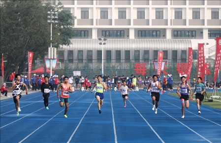 第59屆北京市中學(xué)生田徑運(yùn)動會暨北京學(xué)生金奧運(yùn)動隊(duì)田徑運(yùn)動會。北京市教委供圖