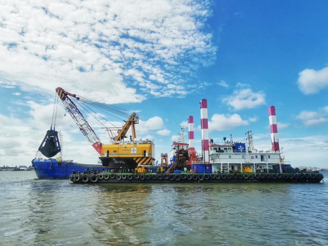 烏拉圭蒙得維的亞Capurro漁港船塢區(qū)域疏浚工程施工照片。受訪者供圖