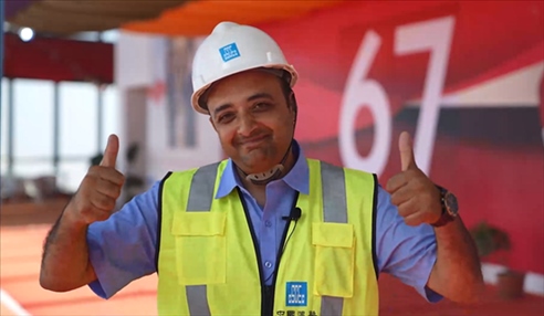 瓦利德·拉馬丹接受人民網(wǎng)記者采訪。嚴(yán)川吉雨攝