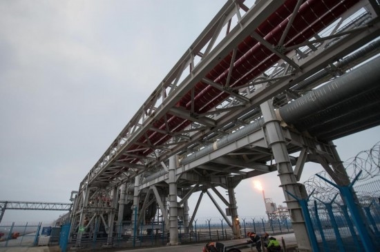 這是2018年8月8日在俄羅斯薩別塔拍攝的中俄亞馬爾項目輸氣管道。（新華社記者吳壯攝）