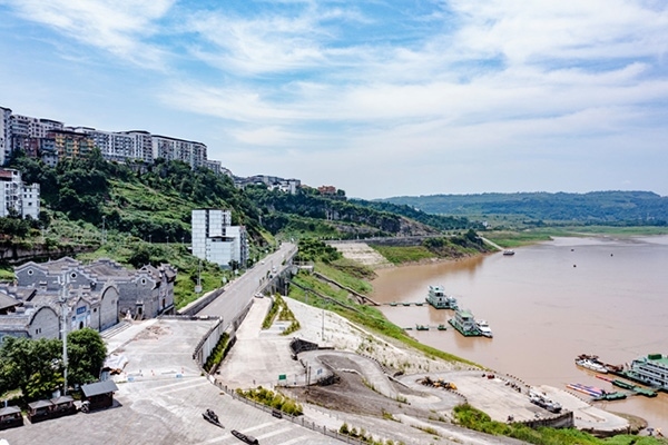 建成后的西沱鎮(zhèn)岸線環(huán)境綜合整治工程局部。受訪者供圖