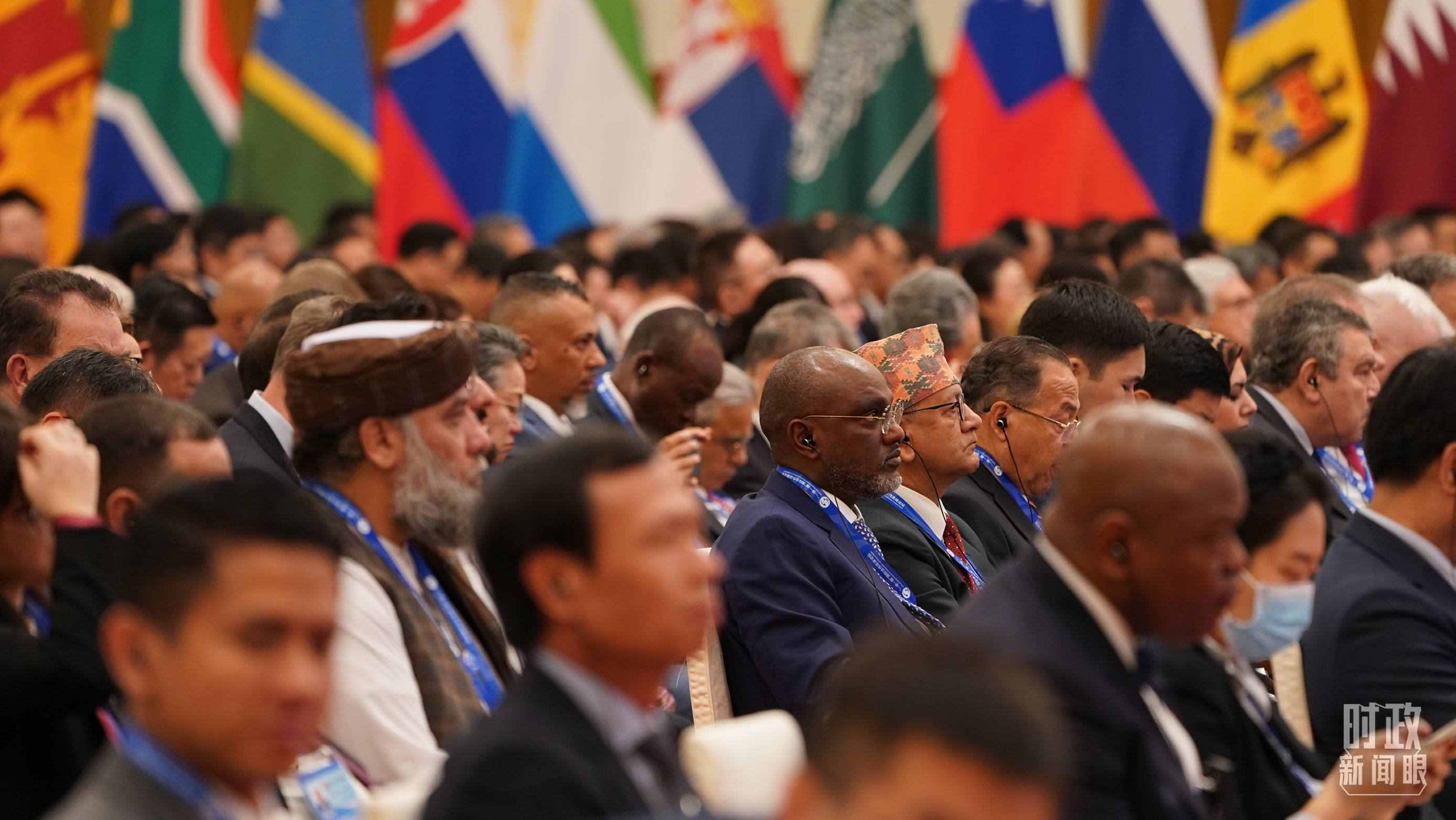△開幕式現(xiàn)場的與會嘉賓。（總臺國廣記者李晉拍攝）