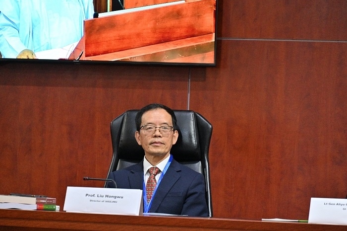 浙江師范大學非洲研究院院長劉鴻武作會議總結(jié)。浙江師范大學非洲研究院供圖