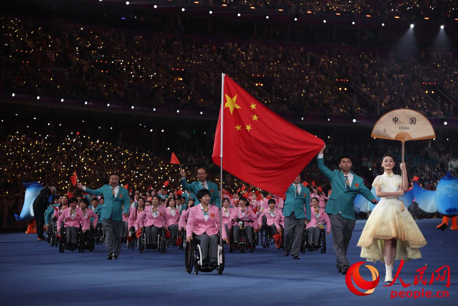 開幕式上，中國體育代表團入場。人民網(wǎng) 周靜圓攝