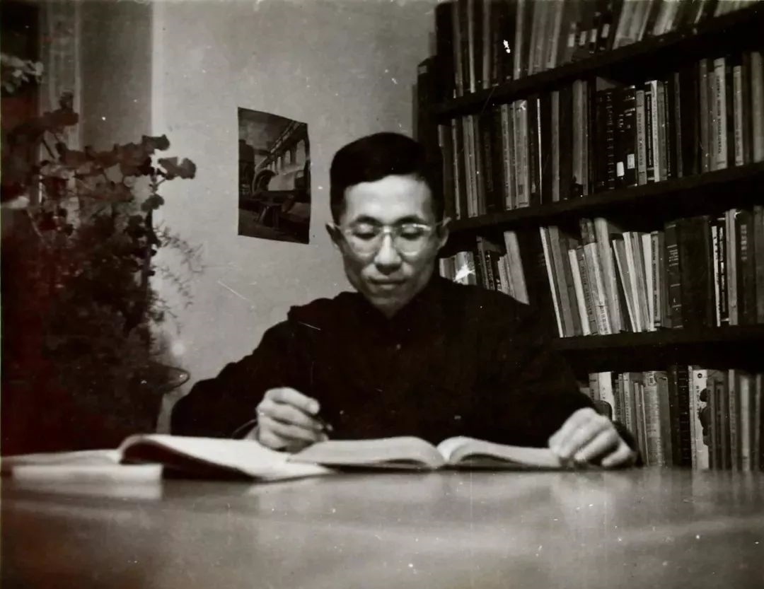 青年時期的秦裕琨。哈爾濱工業(yè)大學(xué)供圖