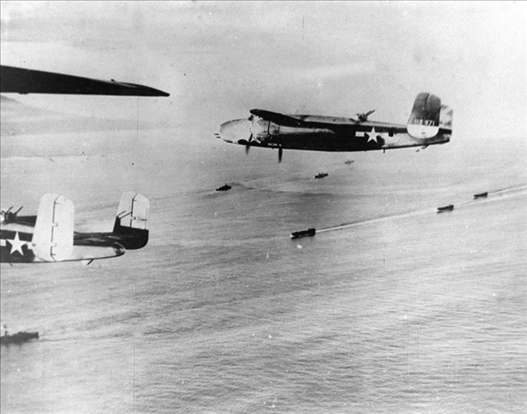 1942年4月18日，美國(guó)航空母艦甲板上B－25解放式轟炸機(jī)起飛轟炸東京工業(yè)區(qū)域，此為日本首次受盟軍之進(jìn)攻。
