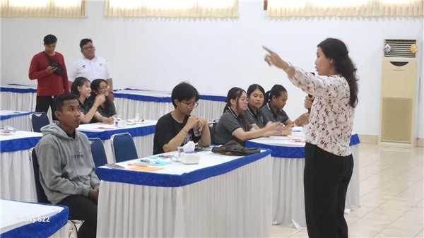 巴陵康孔子學院外方院長普拉巴介紹孔子學院情況。主辦方供圖