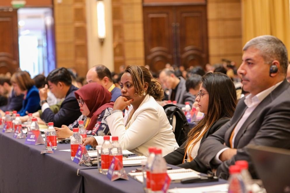 11月24日，論壇嘉賓在聆聽演講。新華社記者 辛夢(mèng)晨 攝