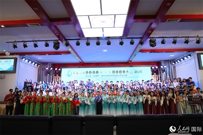 獲獎選手合影。人民網(wǎng)記者 孫廣勇攝