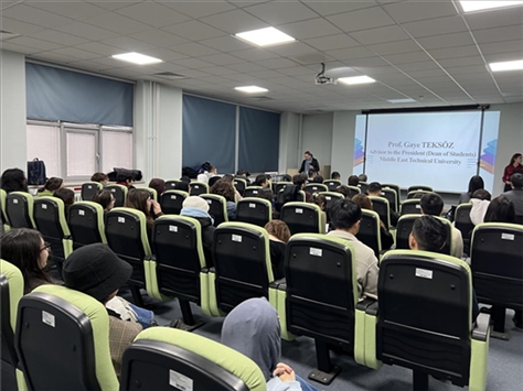 現(xiàn)場(chǎng)宣講中企。主辦方供圖