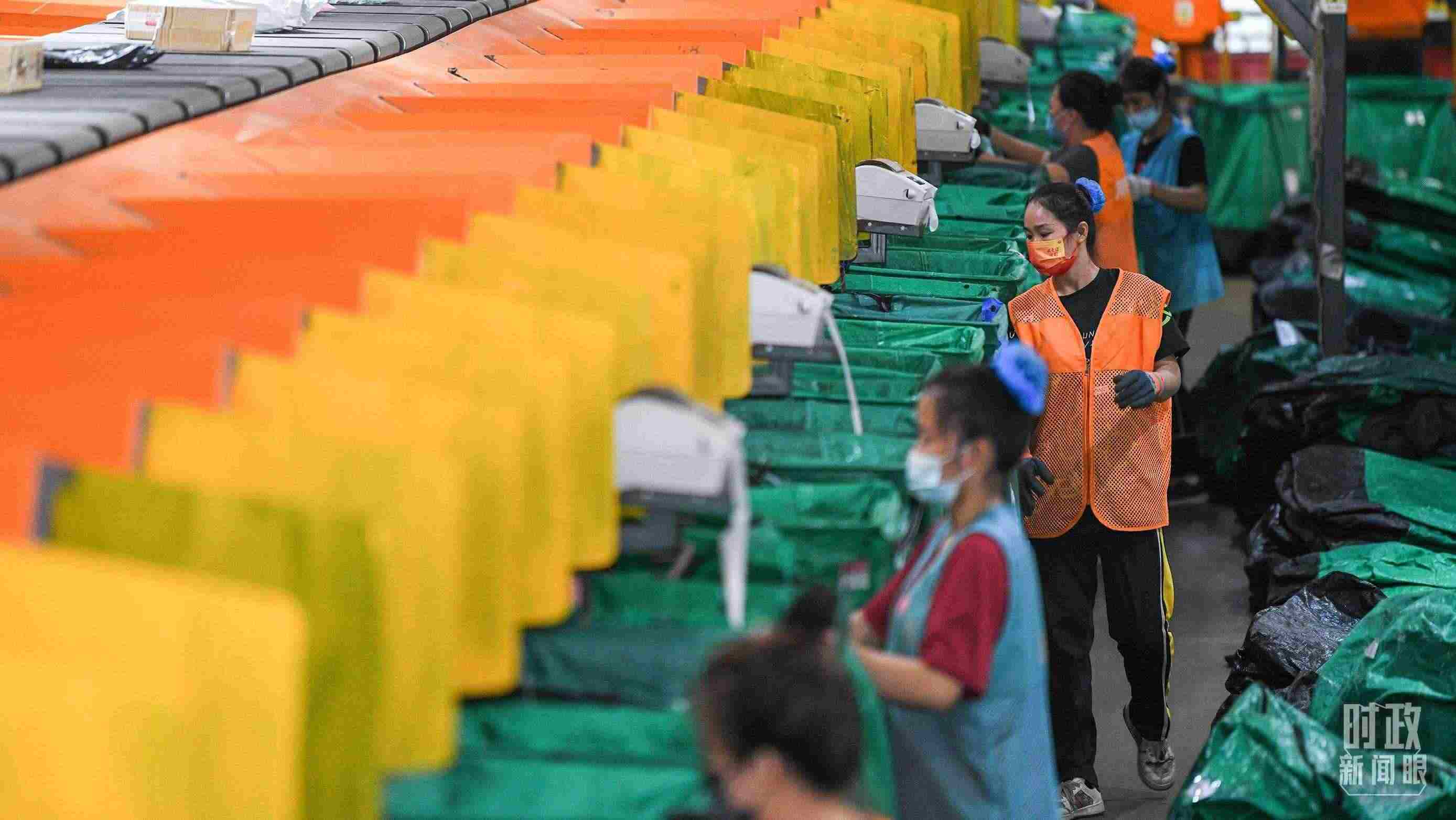 △今年“雙11”當天全國快遞業(yè)務(wù)量達6.39億件。