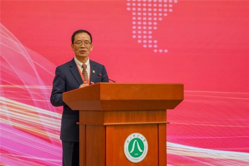 國務(wù)院學(xué)位委員會區(qū)域國別學(xué)學(xué)科評議組秘書長、浙江師范大學(xué)非洲研究院（非洲區(qū)域國別學(xué)院）院長劉鴻武致辭。主辦方供圖