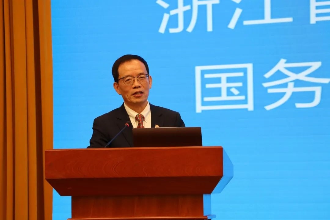 浙江省區(qū)域國(guó)別與國(guó)際傳播研究智庫(kù)聯(lián)盟首席專(zhuān)家、浙江師范大學(xué)非洲區(qū)域國(guó)別學(xué)學(xué)部學(xué)術(shù)委員會(huì)常務(wù)副主任劉鴻武致辭。主辦方供圖