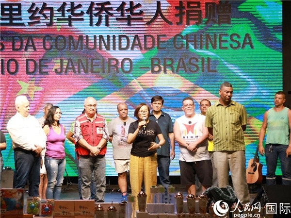 捐贈(zèng)活動(dòng)中方發(fā)起人之一的孫特英女士在捐贈(zèng)活動(dòng)中致辭。人民網(wǎng)記者 陳海琪攝