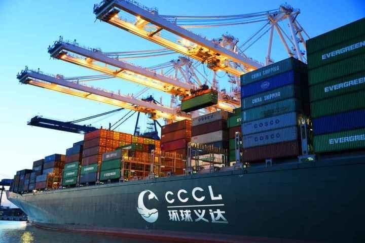 義烏商城集團(tuán)打造的國際物流平臺(tái)“環(huán)球義達(dá)”，為外貿(mào)企業(yè)提供各類物流資源信息。義烏市委宣傳部供圖